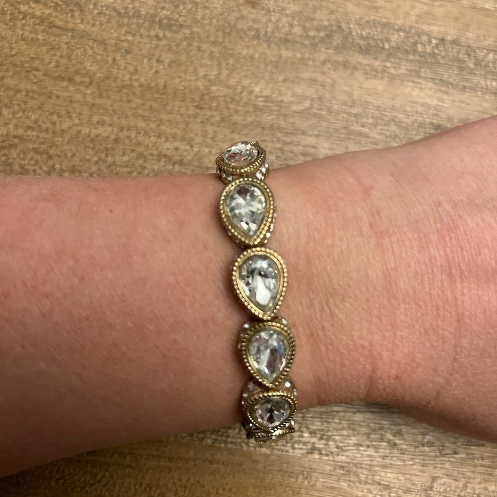 Tear drop bracelet